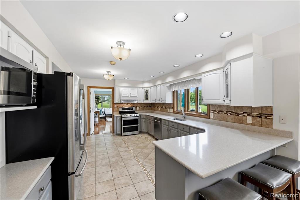 125 Olde Franklin Drive, Howell, MI 48855 — Photo 22