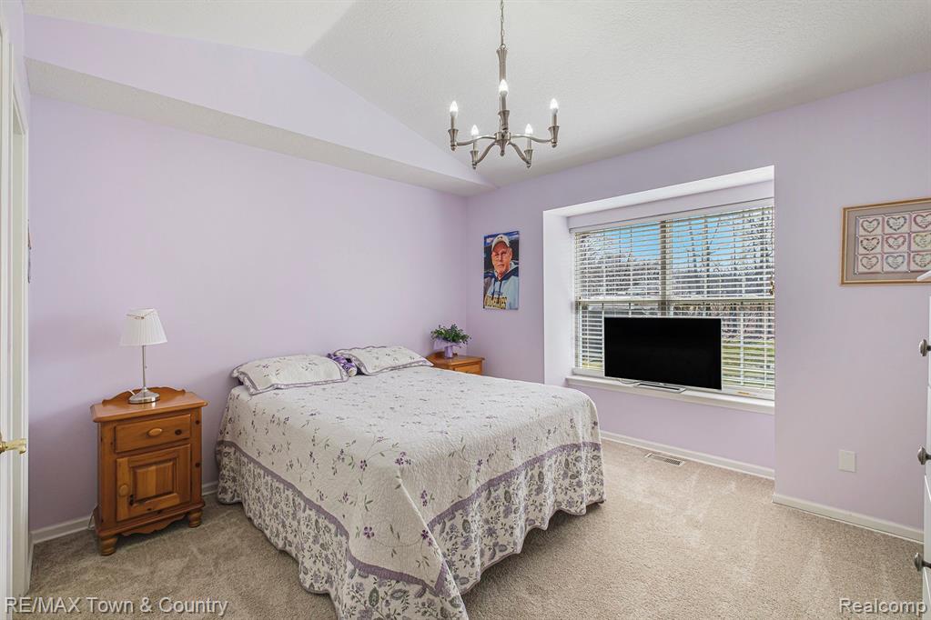 6043 SIPES Lane, Flint, MI 48532 — Photo 11
