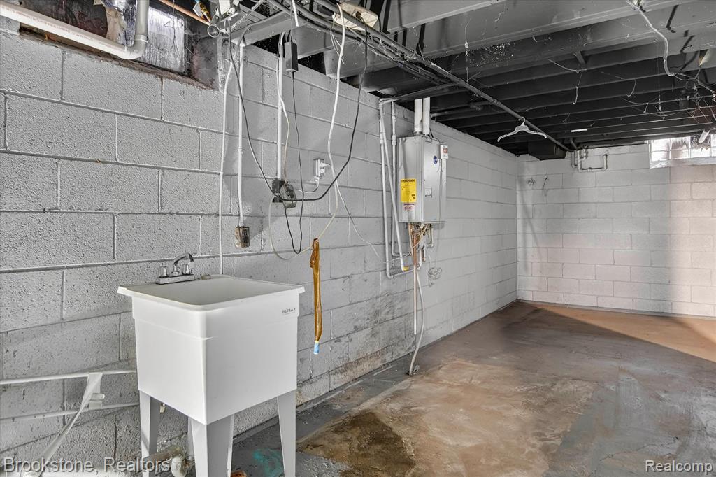 2555 W Boston Boulevard, Detroit, MI 48206 — Photo 30