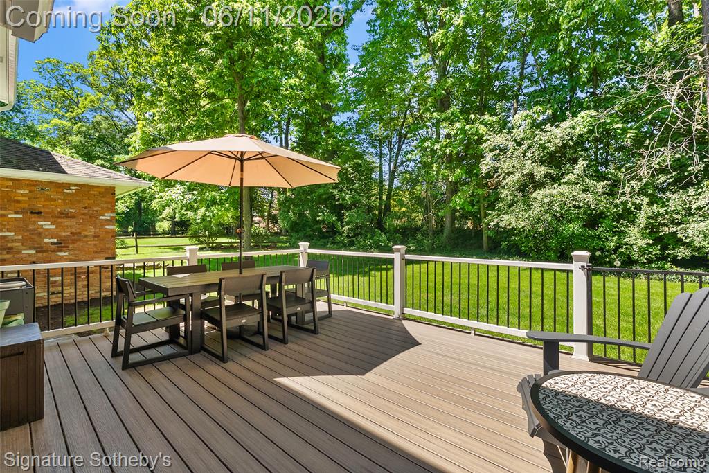 5748 Cherry Crest Drive, West Bloomfield, MI — Photo 38