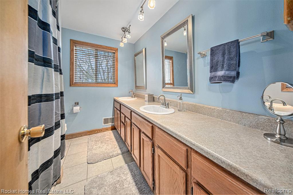 477 Eastlook Drive, Saline, MI 48176 — Photo 16
