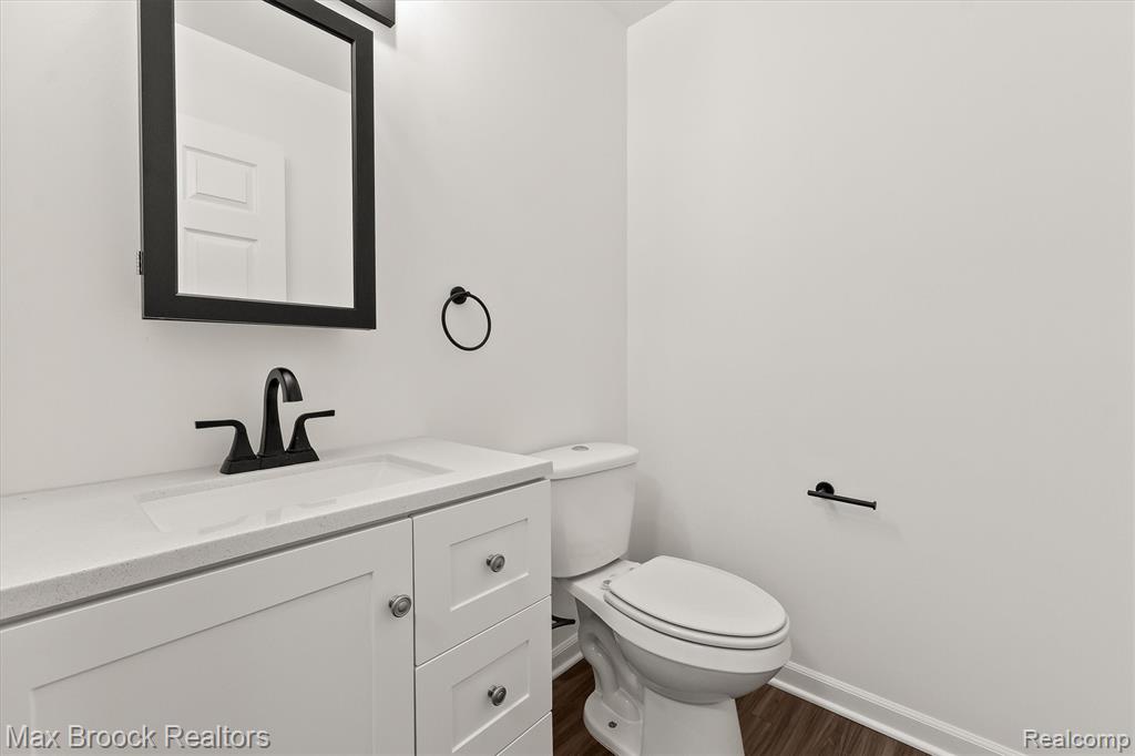24530 Pineview Street, Oak Park, MI 48237 — Photo 26
