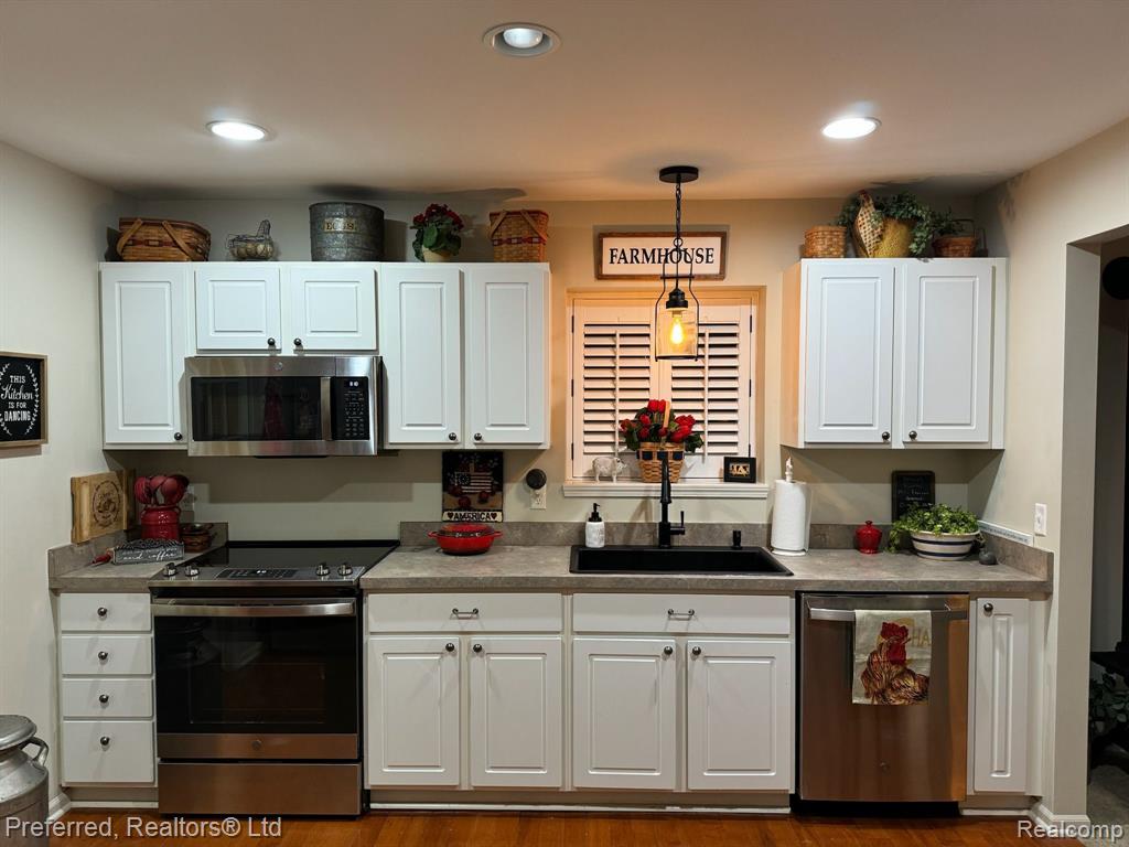 573 SNOWFALL Court, Howell, MI 48843 — Photo 2