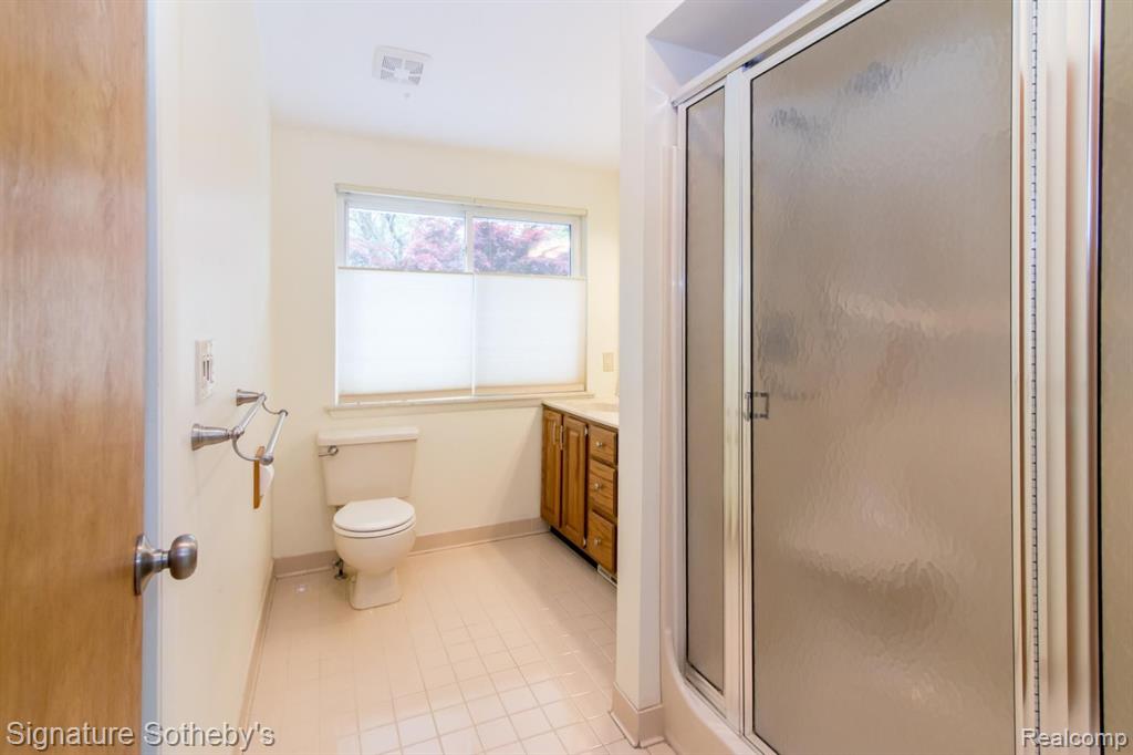 6279 WALKER Court, Troy, MI 48085 — Photo 33