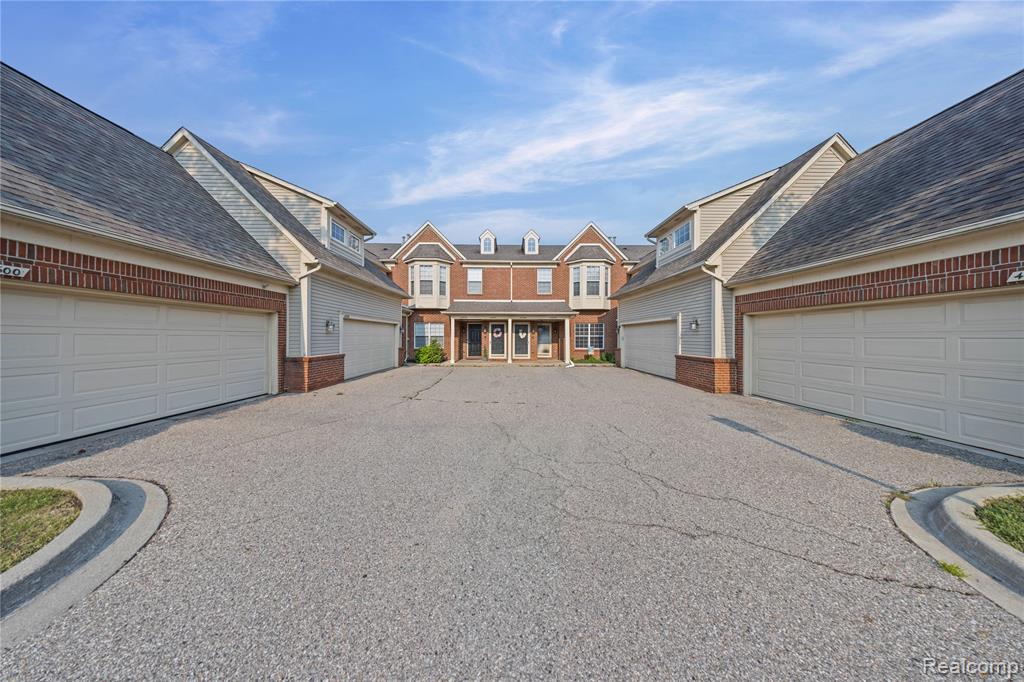 43270 Pendleton Circle, Sterling Heights, MI 48313 — Photo 34