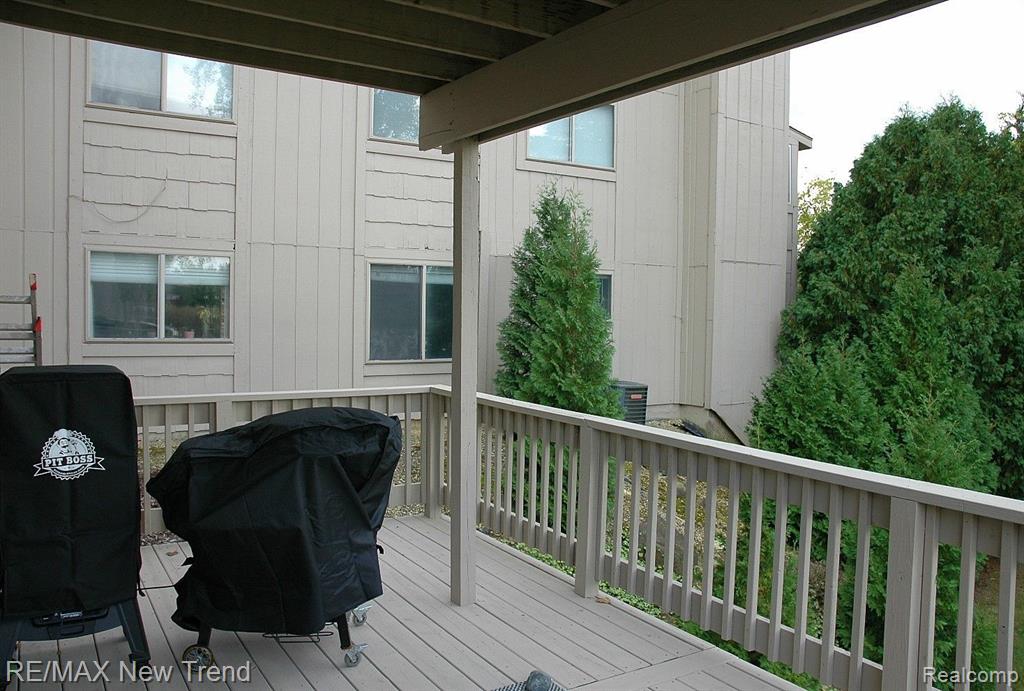 9528 FENHILL Drive, Grand Blanc, MI 48439 — Photo 43