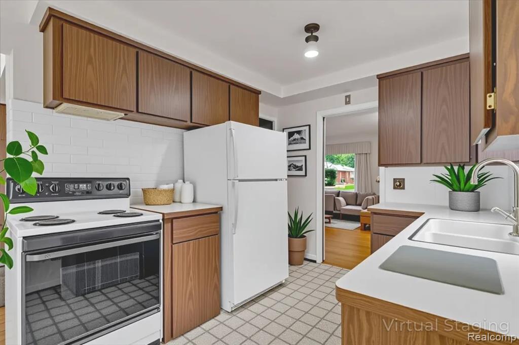 8403 Kinmore Street, Dearborn Heights, MI 48127 — Photo 8
