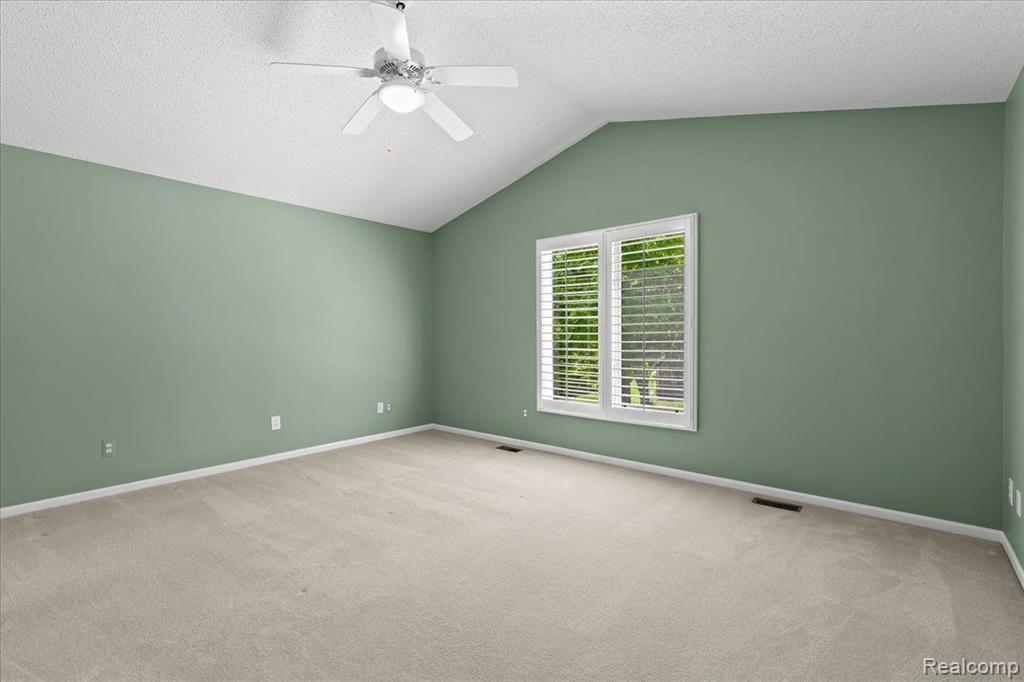 35535 LONE PINE Lane, Farmington Hills, MI 48335 — Photo 19