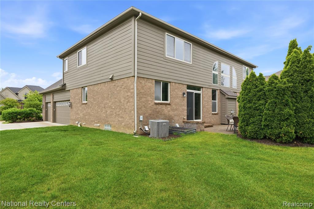 52347 Ferndale Drive, Northville, MI 48167 — Photo 29