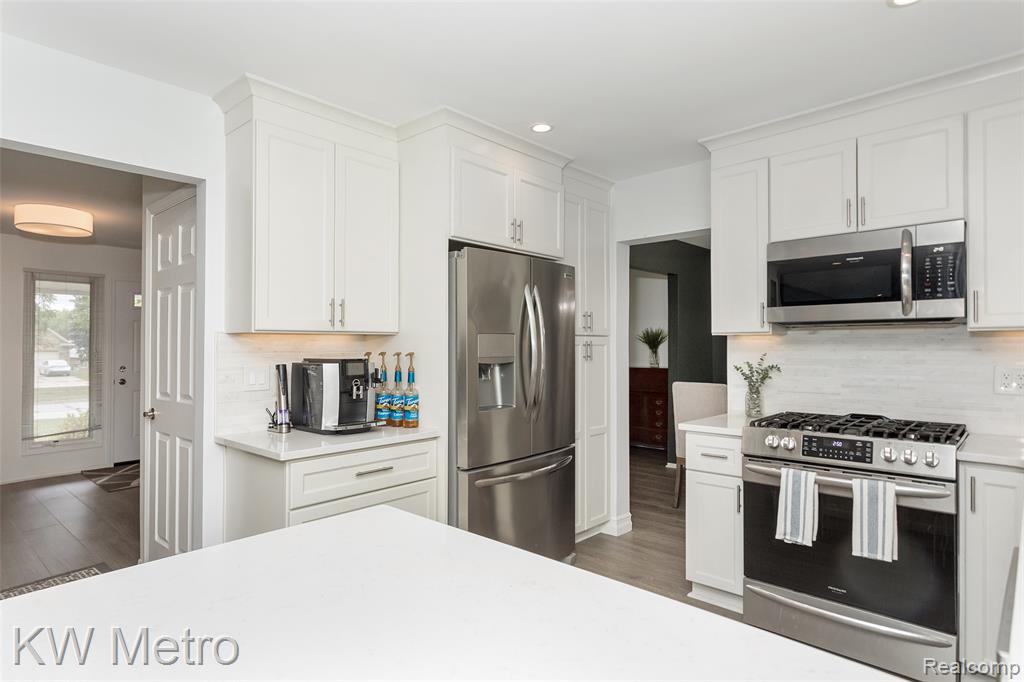 635 Timberline Drive, Rochester Hills, MI 48309 — Photo 13