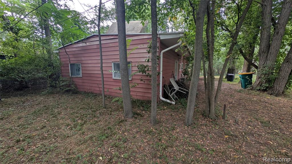 2945 Maganser Drive, Wixom, MI 48393