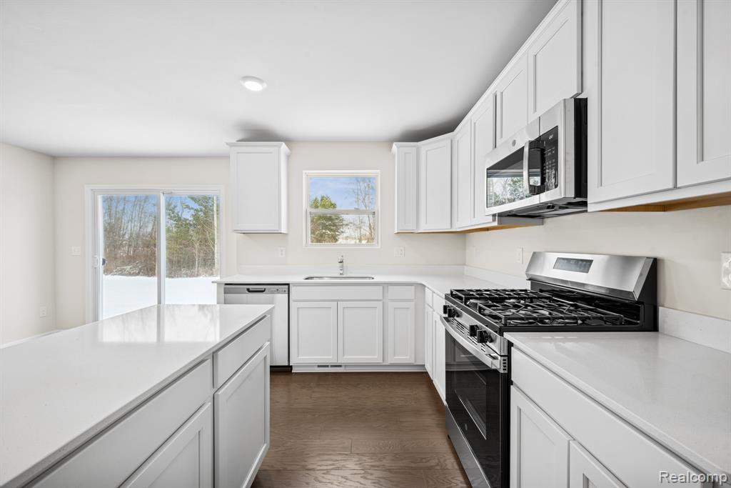 4233 Cedar Lane, Grand Blanc, MI 48439 — Photo 5