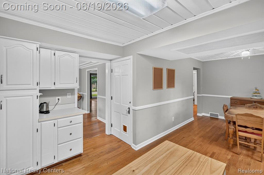360 Woodland Drive, South Lyon, MI 48178 — Photo 19