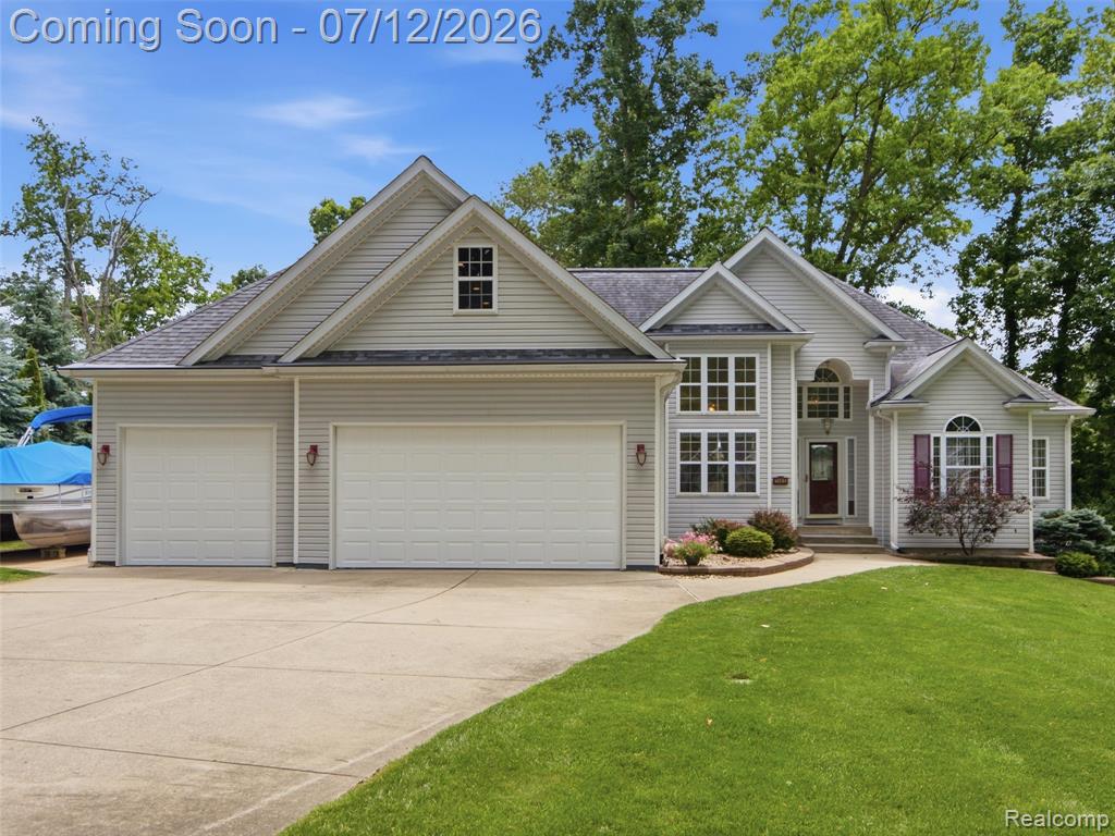 7495 Kovacs Drive, Linden, MI 48451