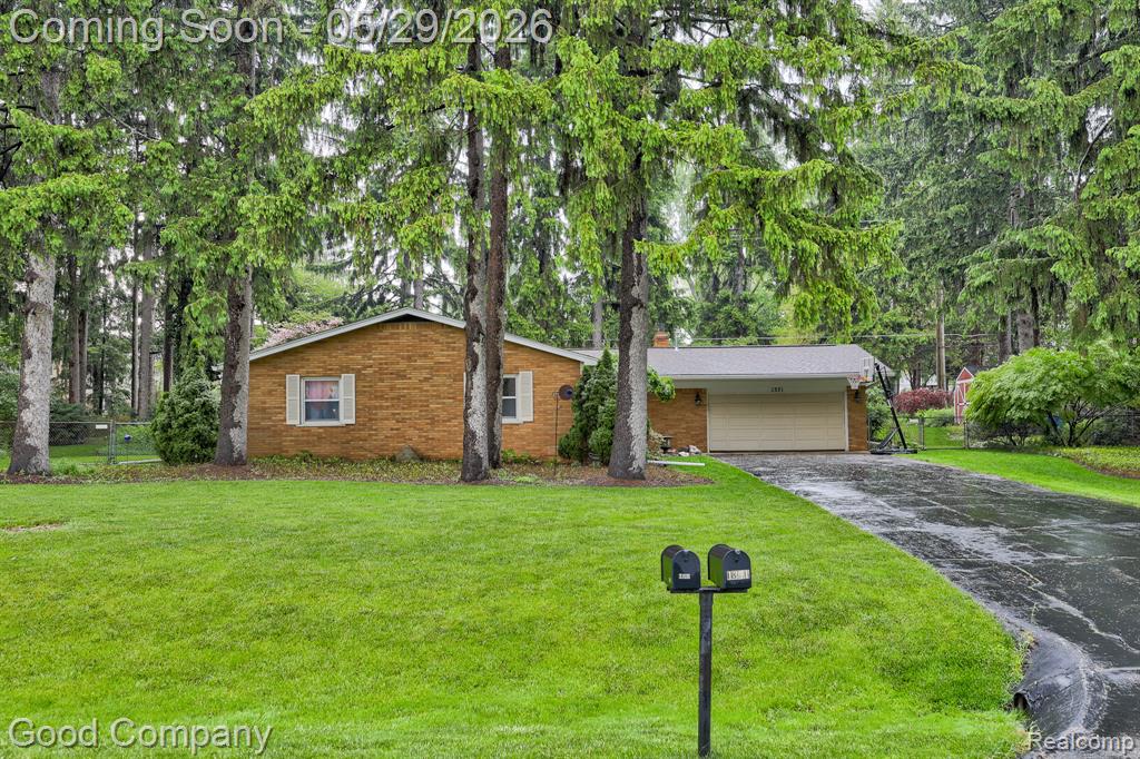 1371 Winchcombe Drive, Bloomfield Hills, MI 48304 — Photo 29