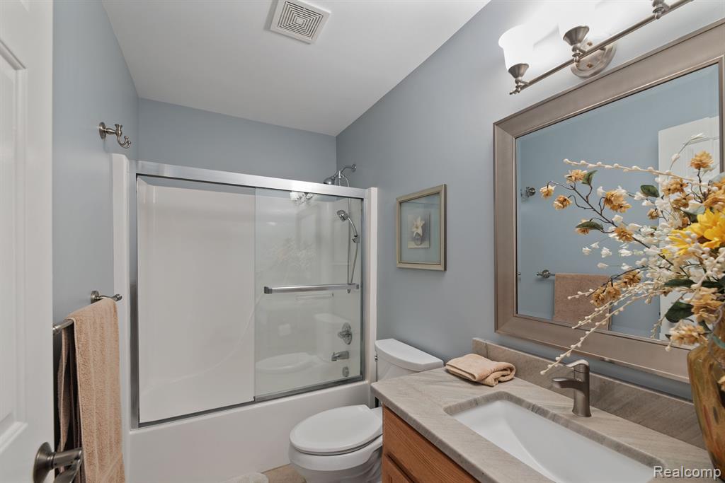 6197 MOUNTAIN LAUREL Drive, Brighton, MI 48116 — Photo 22