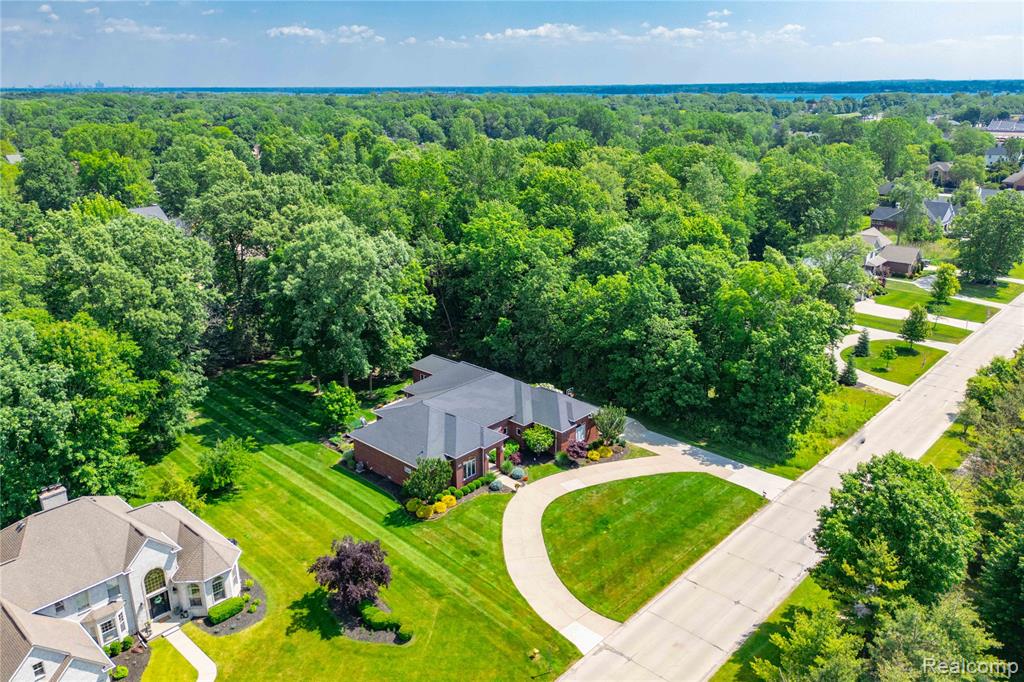 8454 Grays Drive, Grosse Ile, MI 48138 — Photo 2