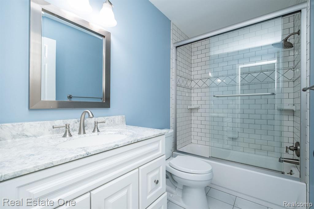 6534 RED CEDAR Lane, West Bloomfield, MI 48324 — Photo 24