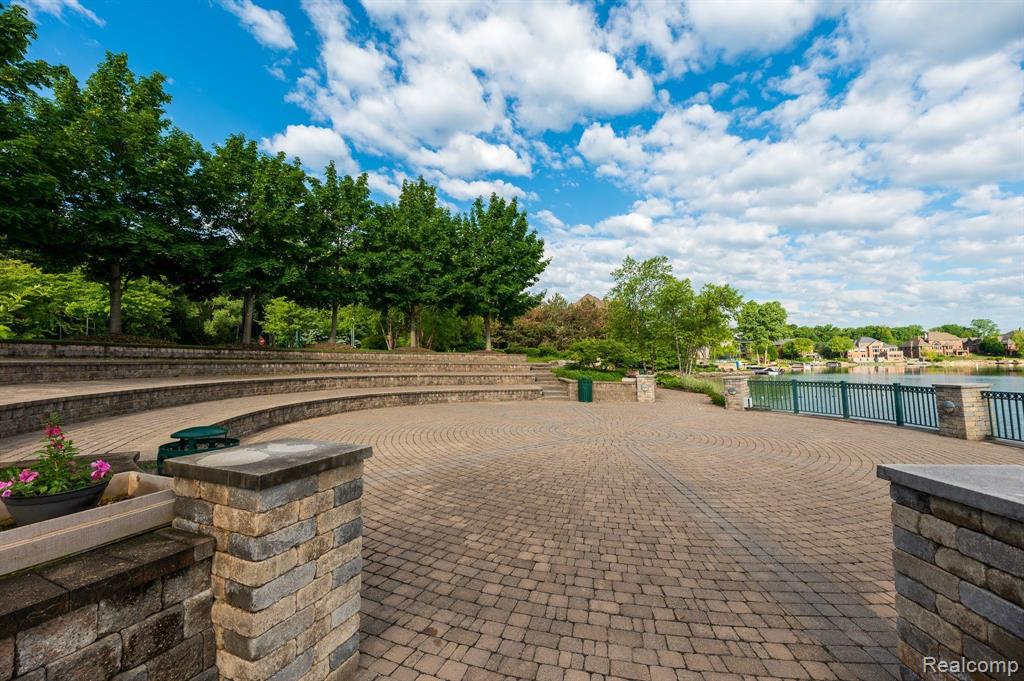 10769 CLIFFVIEW Drive, South Lyon, MI 48178 — Photo 84