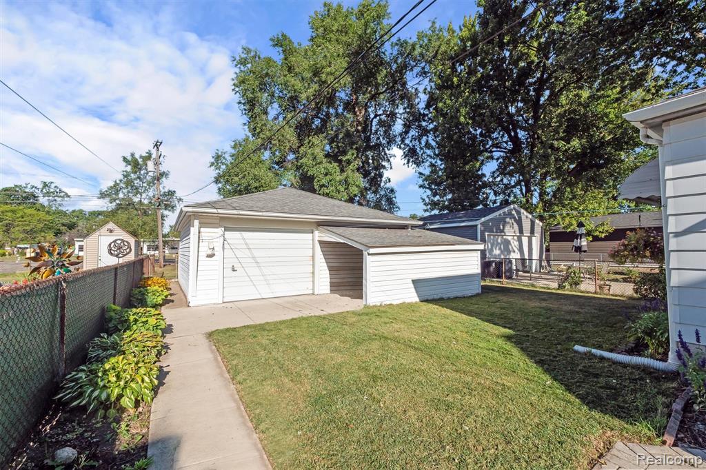 917 N Edison Avenue, Royal Oak, MI 48067 — Photo 43