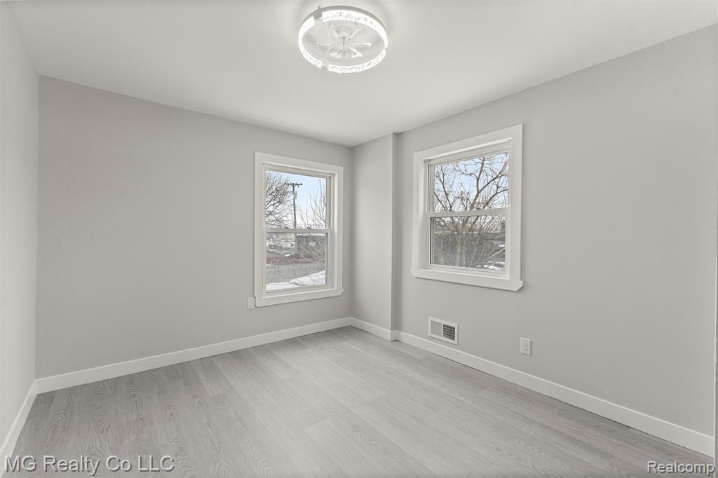 864 Cleophus Parkway, Lincoln Park, MI 48146 — Photo 22
