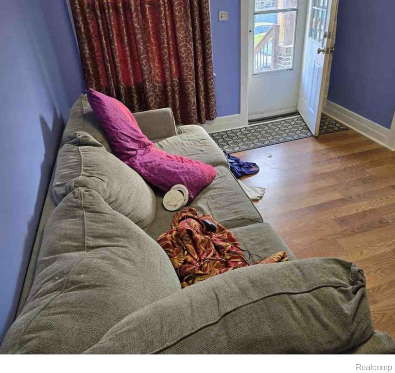9537 CHAREST Street, Hamtramck, MI 48212 — Photo 3