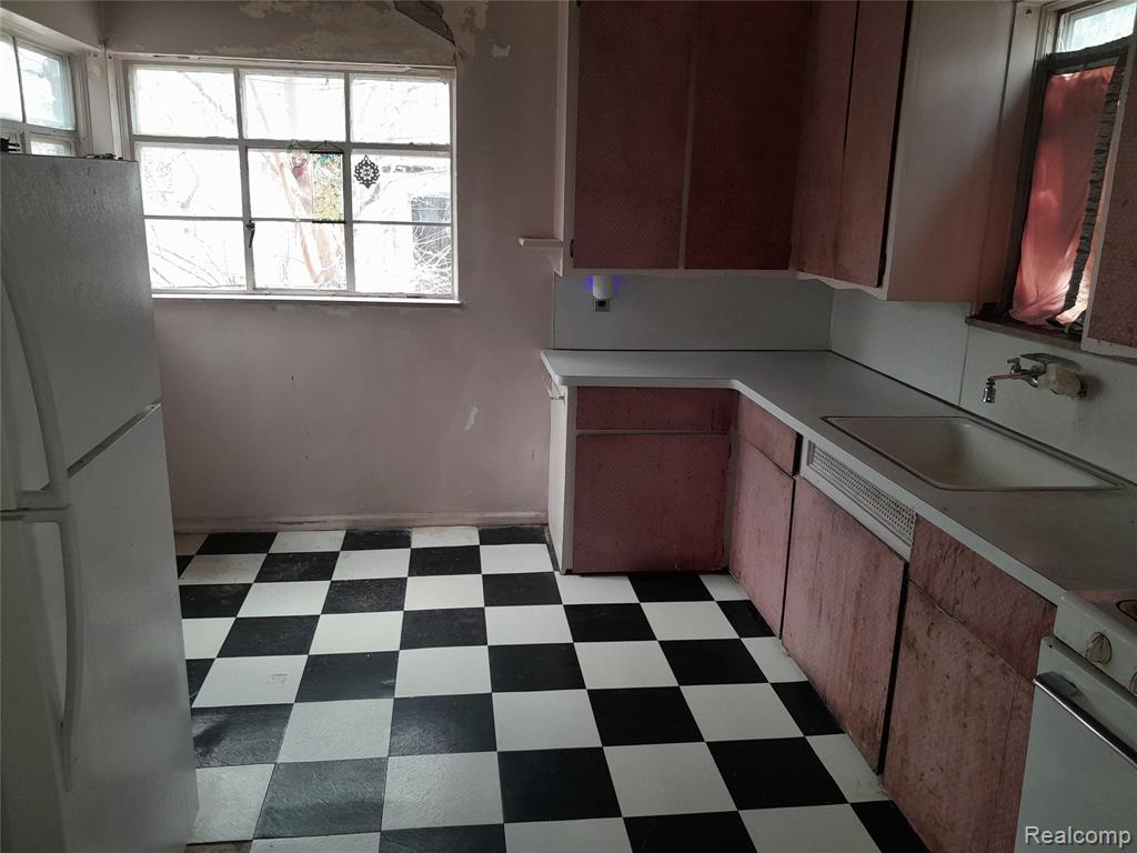 2597 W 8 Mile Road - Photo 4