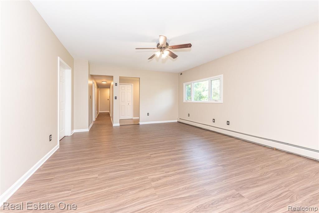912 N Wixom Road, Wixom, MI 48393 — Photo 7
