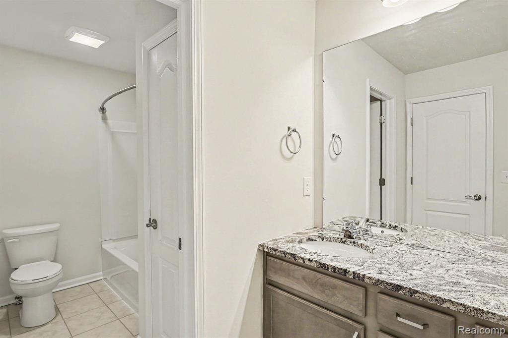 4871 Broomfield Way, Lake Orion, MI — Photo 20
