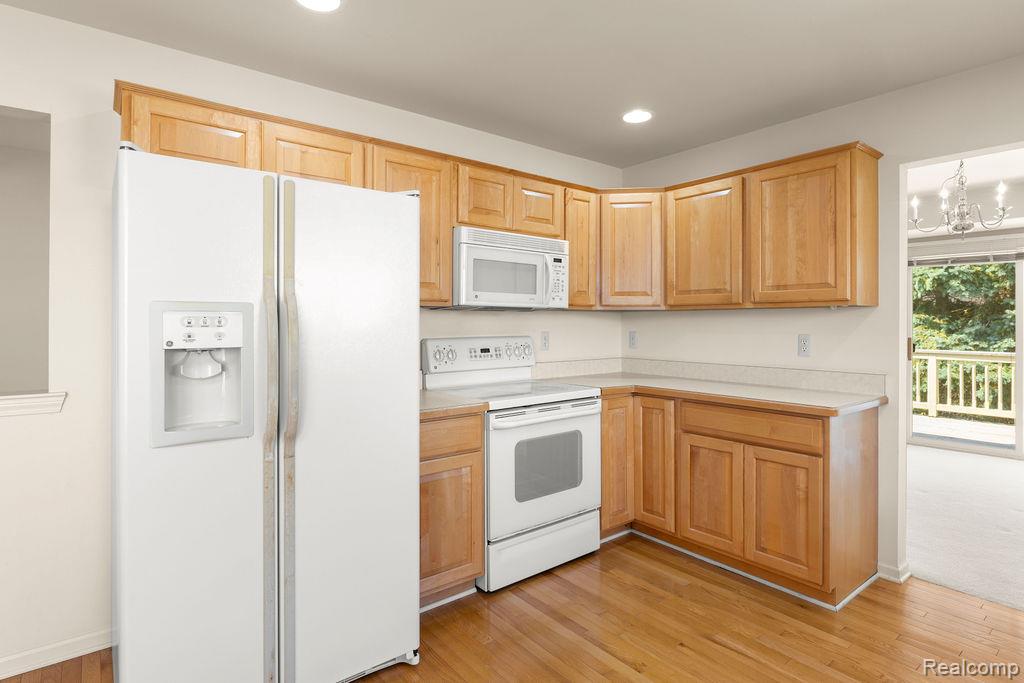 43120 Creek Court, 81, Clinton Twp, MI 48038 — Photo 16
