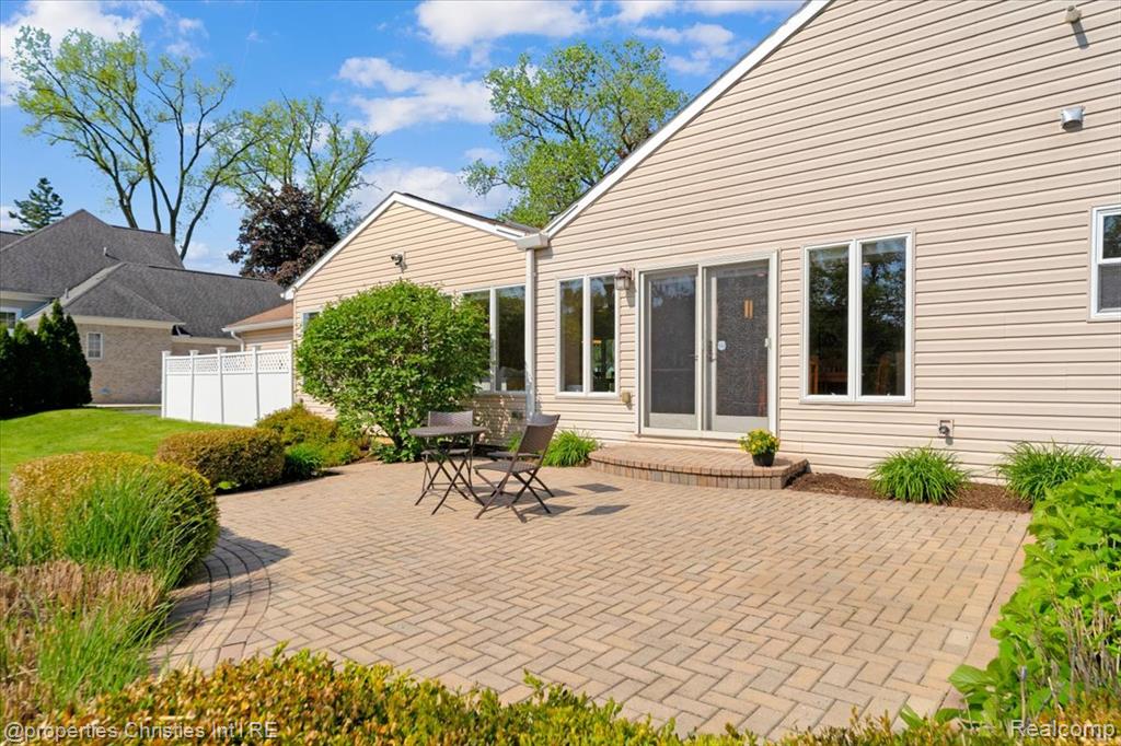 6225 Golfview Drive, Bloomfield Hills, MI 48301 — Photo 27