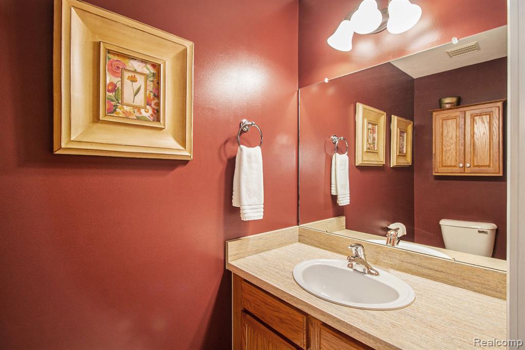 5886 Augusta Lane, Grand Blanc, MI 48439 — Photo 9