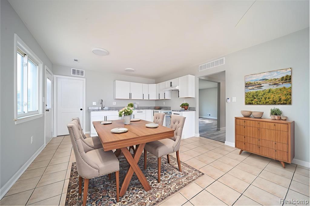 6448 Hunter Court, Westland, MI — Photo 14