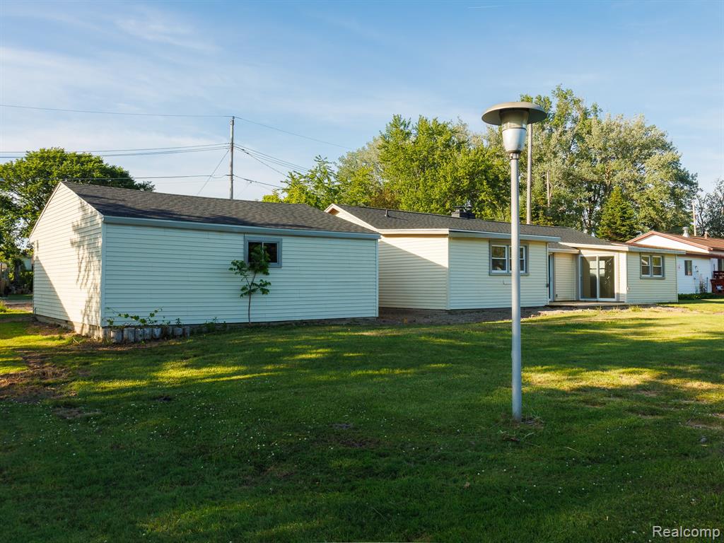 11560 Island Ct Court, Hartland, MI 48353 — Photo 24