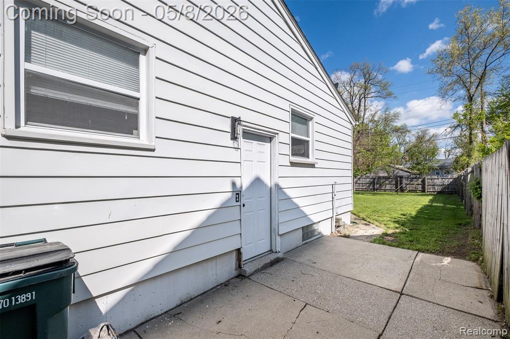 8796 Saratoga Street, Oak Park, MI 48237 — Photo 33