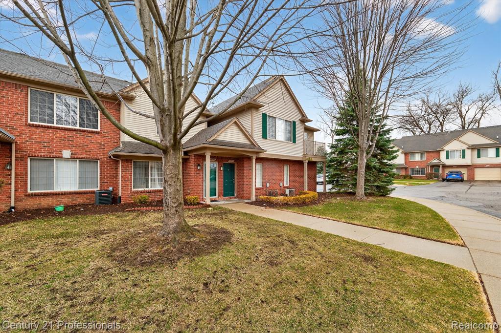 45555 Hidden View Court, 6 Mile Rd, Utica, MI 48315 — Photo 2
