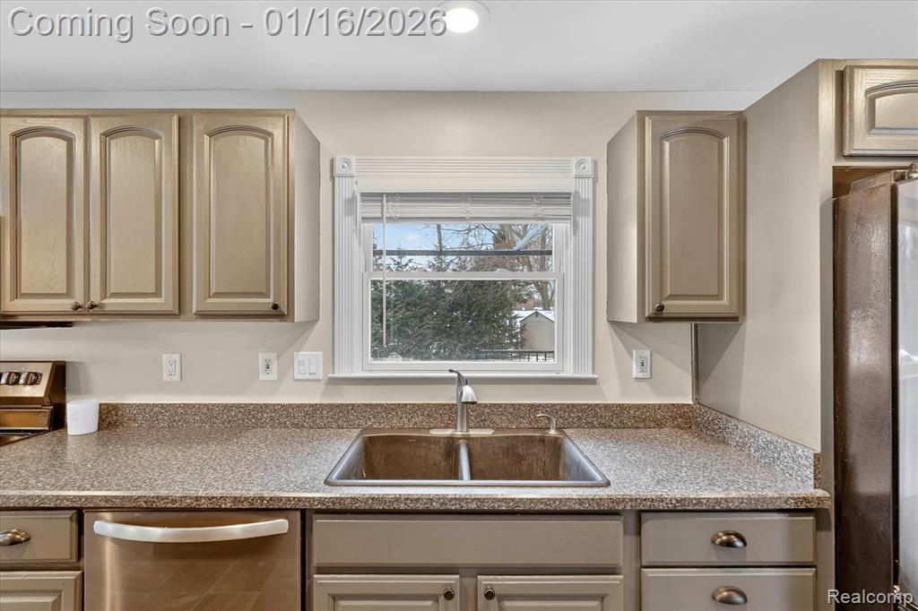 10086 Oakhill Road, Holly, MI 48442 — Photo 18