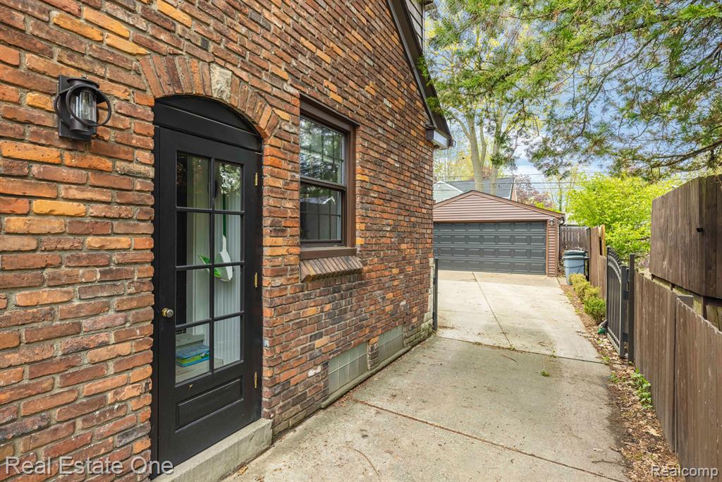 33 SYLVAN Avenue, Pleasant Ridge, MI — Photo 54