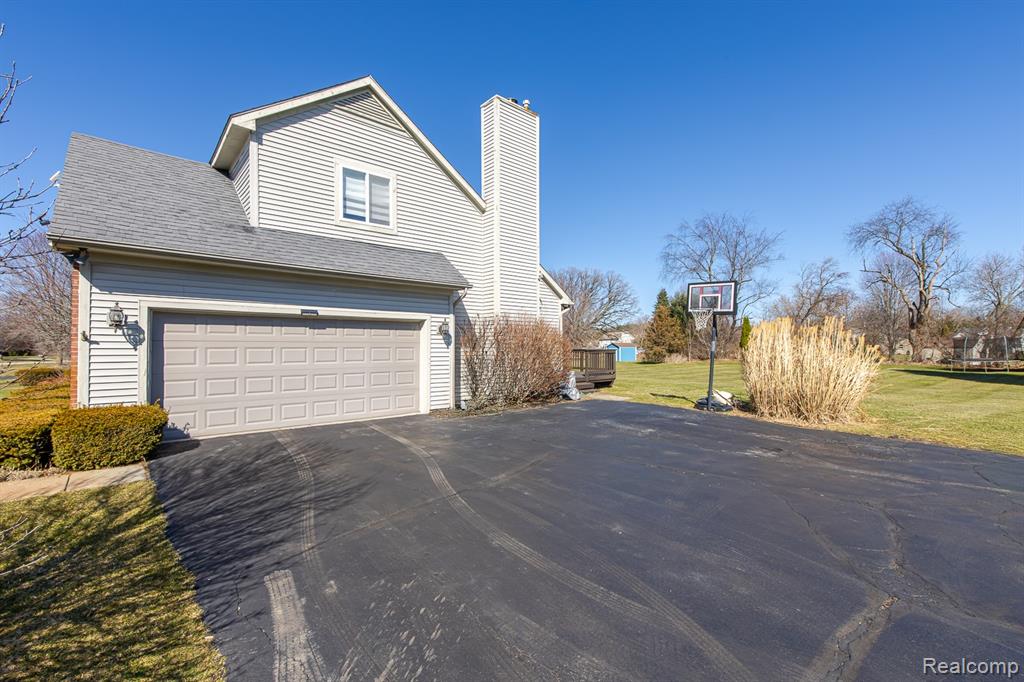 4930 Fox Chase Drive, White Lake, MI 48383 — Photo 53