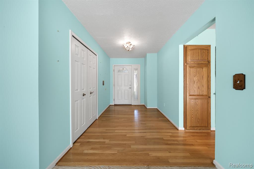 422 THORNEHILL Trail, Oxford, MI 48371 — Photo 19