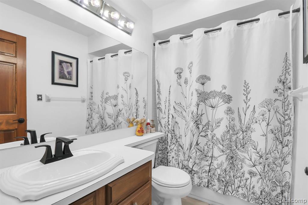 860 Woodridge Hills Drive, 95, Brighton, MI 48116 — Photo 18
