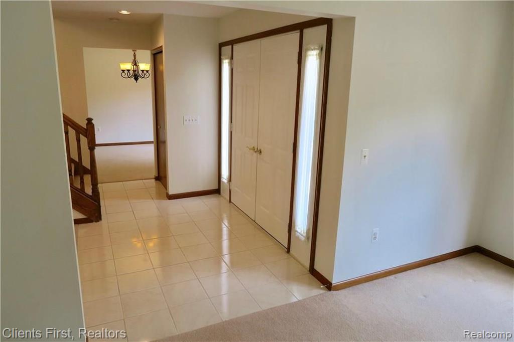 7233 OAKWOOD Drive, West Bloomfield, MI — Photo 16
