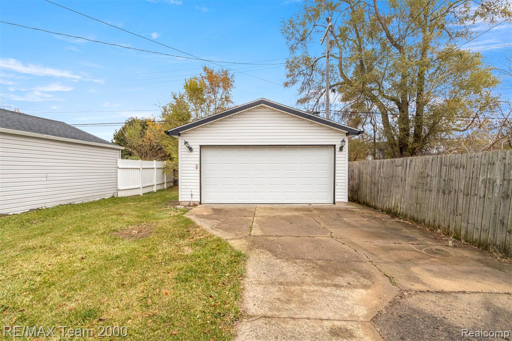 6488 Vaughan Street, Detroit, MI 48228 — Photo 41