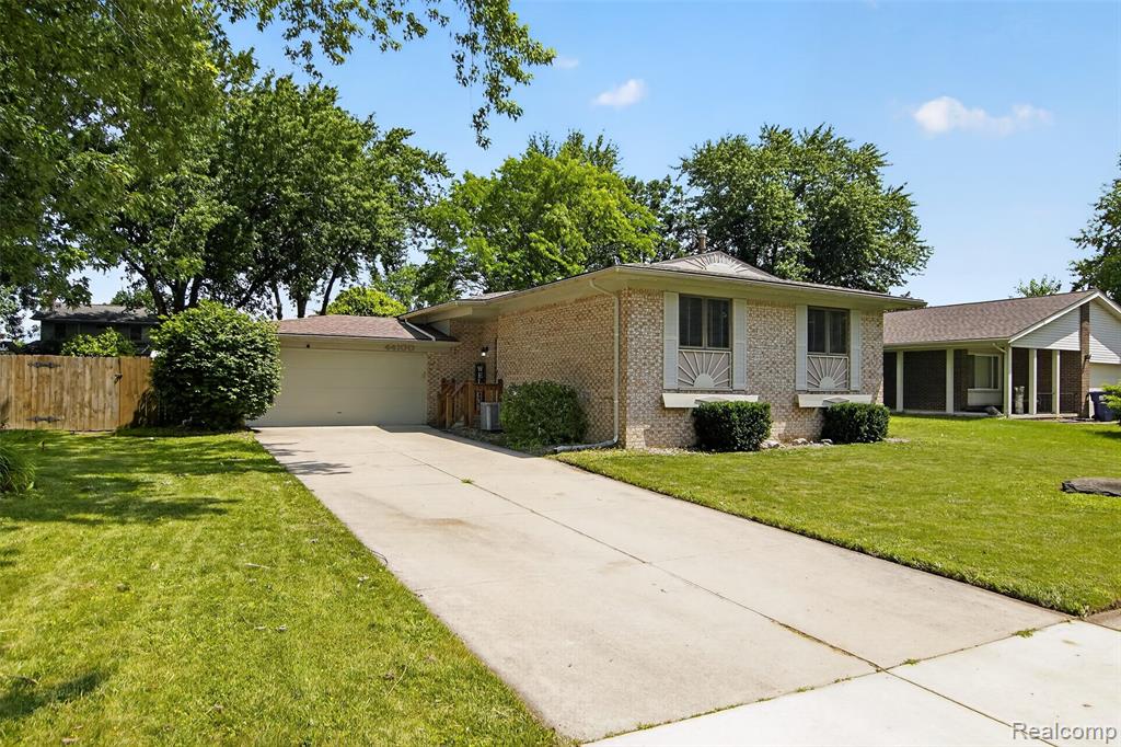 44100 Somerset Square, Canton, MI 48187 — front exterior