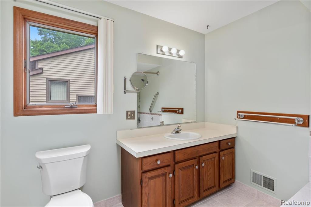 9200 RIVER Road, 3, Clay, MI 48001 — Photo 33