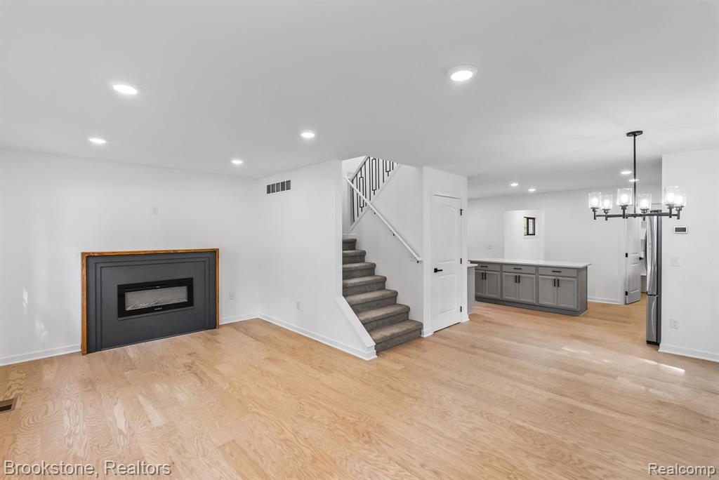 510 Alpeana Street, Auburn Hills, MI 48326 — Photo 5