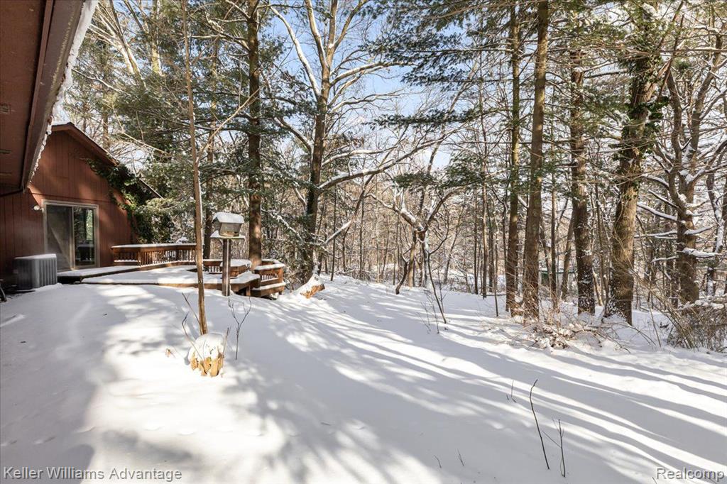 421 BONNIE Circle, Howell, MI 48843 — Photo 37