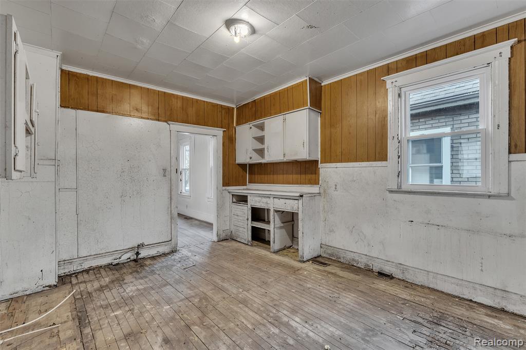 9333 Elsa Street, Detroit, MI 48214 — Photo 13