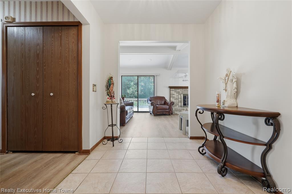 5281 Shruboak Drive, Sterling Heights, MI 48310 — Photo 9