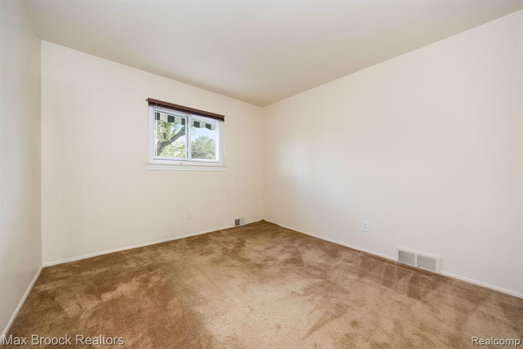 4025 Auburn Drive, Royal Oak, MI 48073 — Photo 17
